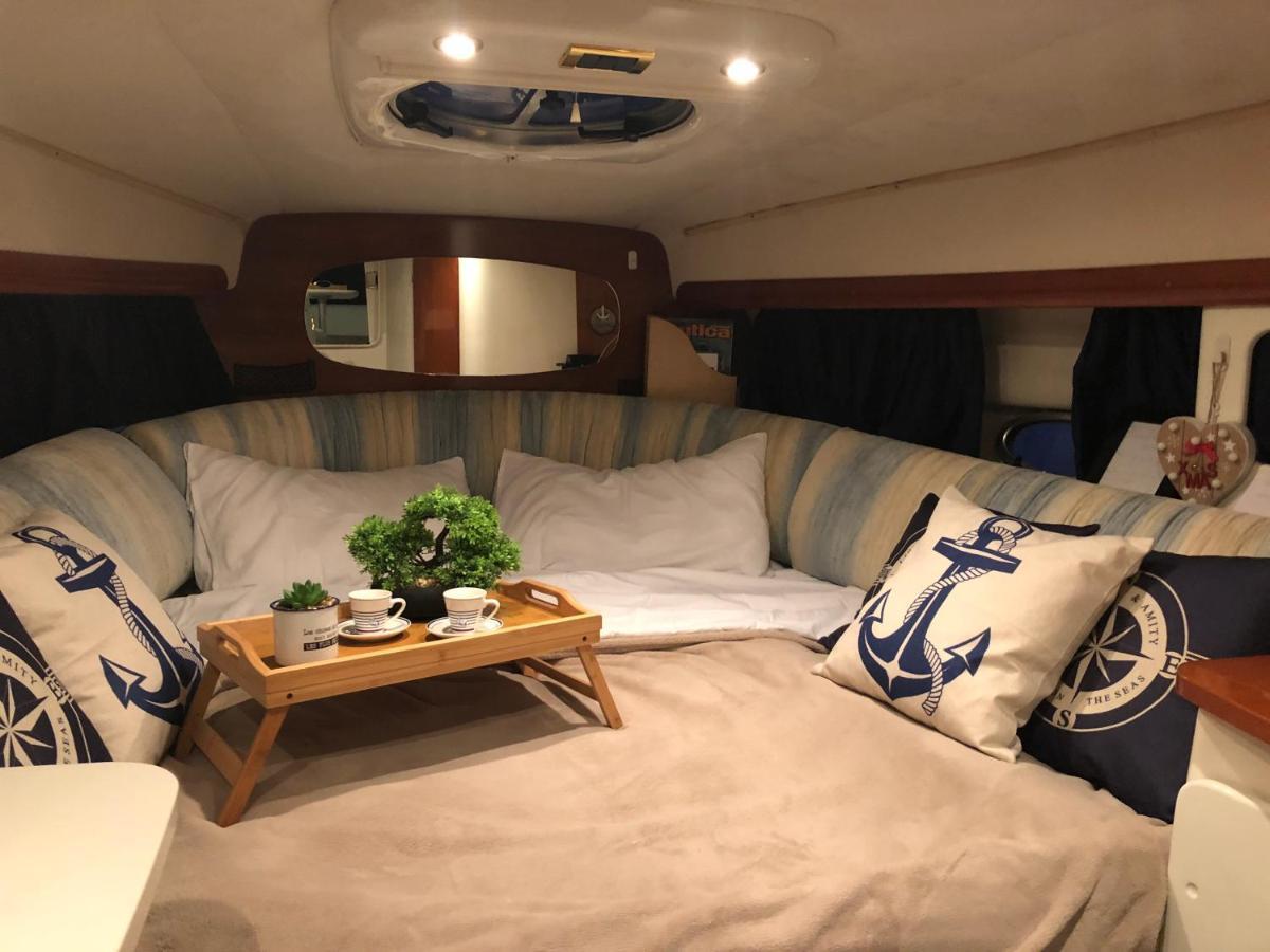 Bea Boat Charter Hotel Menton Bagian luar foto